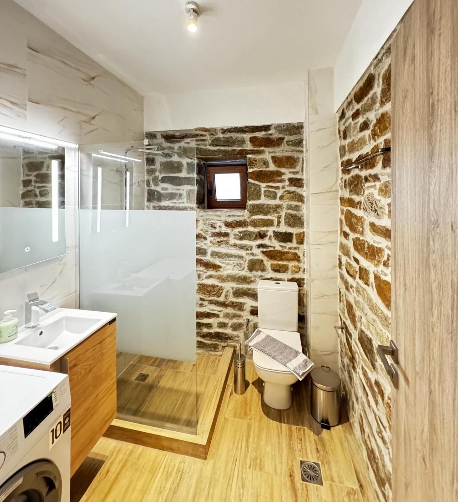 Lithos Apartment *
